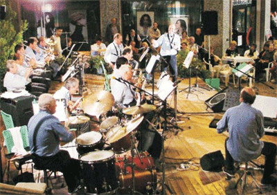 Piemonte e Sardegna Jazz - Riso Rosa Band e Beppe Dettori (Tazenda) Piemonte e Sardegna Jazz - Riso Rosa Band e Beppe Dettori (Tazenda)